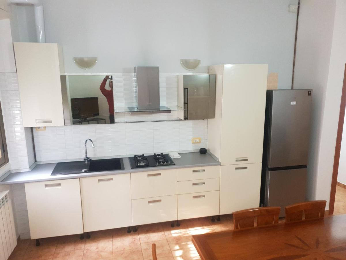 Maffucci 24 Bilocale Molto Spazioso E Moderno Milan Bagian luar foto