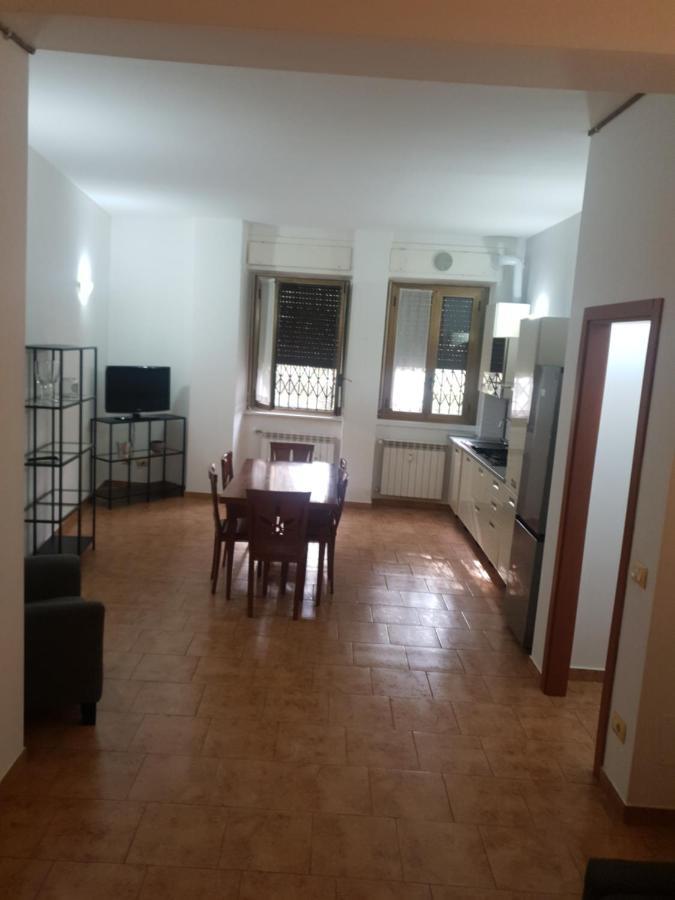 Maffucci 24 Bilocale Molto Spazioso E Moderno Milan Bagian luar foto